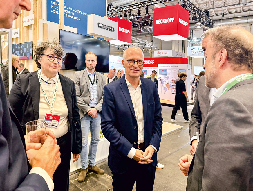 Hamburg's First Mayor Peter Tschentscher Informs Himself About the Progress of the Hydrogen Projects.