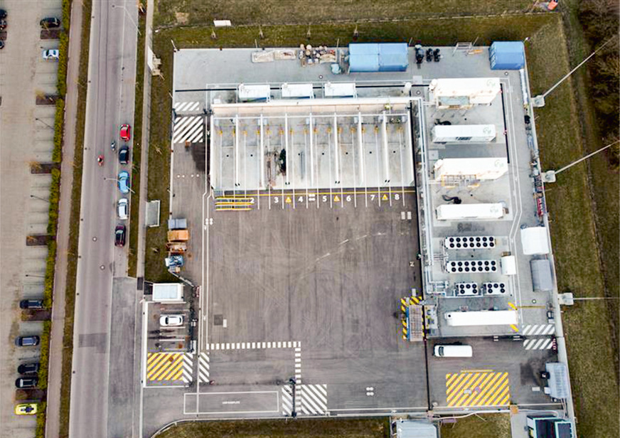 The containers for actual hydrogen production require little space – above all, the trailers for transporting the hydrogen must be able to maneuver on site.