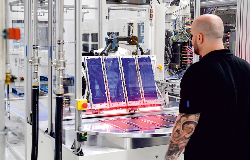 Here, the framed membrane and electrode unit is sealed to become a sealed membrane electrode assembly (SMEFA)