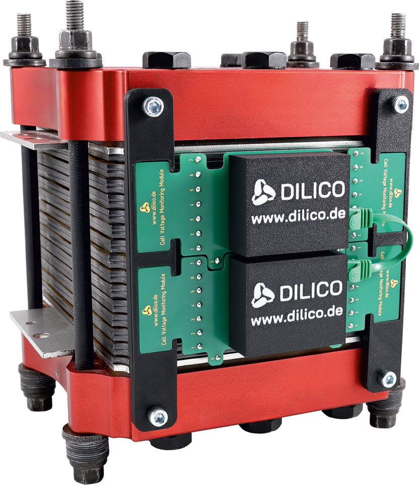 Dilico’s cell voltage pickup converts the measurements directly on the stack into digital data.