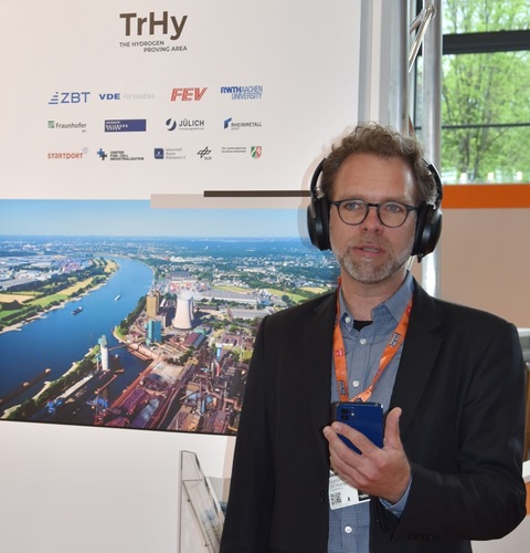 The name TrHy, according to ZBT managing director Peter Beckhaus, stands for the many aspects involved in dealing with hydrogen technology: Training, Transfer, Technical Research, Transparency,… The name TrHy, according to ZBT managing director Peter Beckhaus, stands for the many aspects involved in dealing with hydrogen technology: Training, Transfer, Technical Research, Transparency,…
