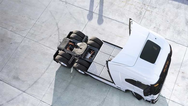 The battery-electric Nikola Tre BEV, © Nikola