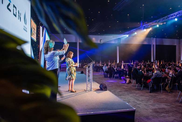 Presenting of the Hydrogen Transport Award to Hyzon at the World Hydrogen Summit, © World Hydrogen Summit
