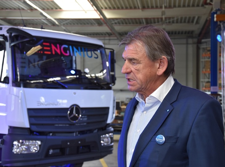 Dr. Johannes F. Kirchhoff at Enginius – with the CityPower in the background
