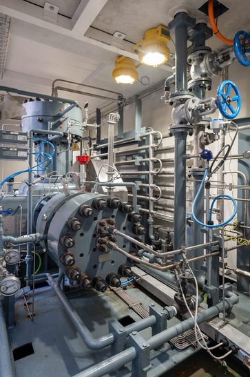 8-Burckhardt_Wasserstoff_Kubel-36-klein