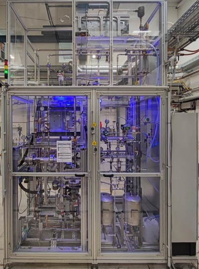 It could look like this: an LOHC storage facility in a port area