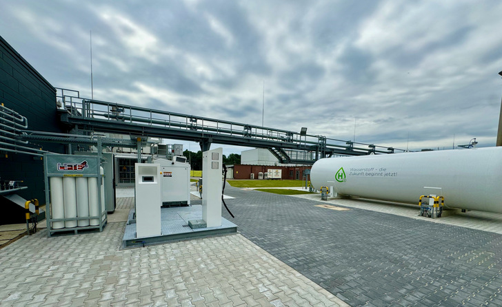 Hydrogen fueling station at the site of Open Grid Europe, clos to the town of Emden in Northern Germany. 
