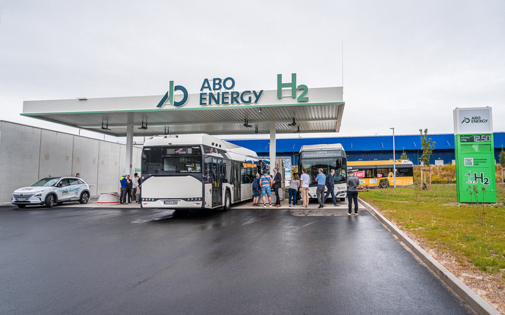 Press event and first public refueling in Hünfeld.