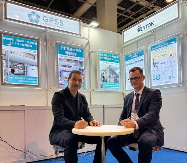 Signing of the license agreement: M. Mezaki, President of GPSS, and K. Schirmer, Managing Director and Founder of Cytok