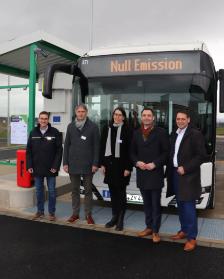 From left to right: Dr. Marcel Frank (Managing Director Regionalverkehr Köln GmbH), Jörg Hömberg (Managing Director Air Products), Svenja Udelhoven (District Director of the Rhein-Sieg district), Jonathan Grunwald MdL (CDU State Parliamentary Group NRW), Sven Schnieber (Mayor of the City of Meckenheim)