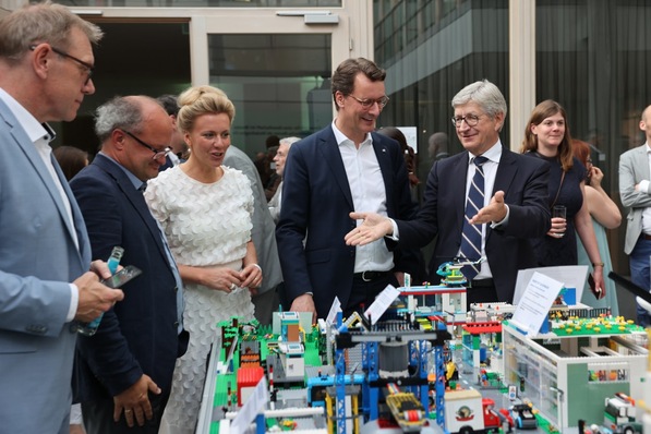 2-web-Ina-Brandes-Hendrik-Wuest