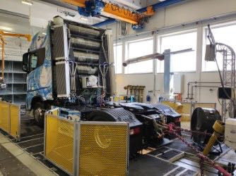 The fuel cell truck prototype from the “SeLv” project by the PEM Chair at RWTH Aachen during special performance and braking tests on the DLG chassis dynamometer.