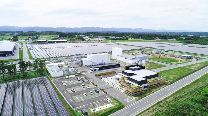 The Fukushima Hydrogen Research Field. With a capacity of 20 MW, the remote solar power plant serves both green hydrogen production and local supply with renewable energy 