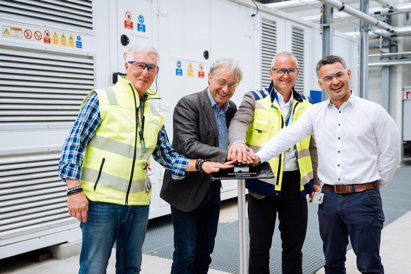 Robert Schmid (Project Manager Linde), Thomas Reisinger (Chief Operations Officer Infineon Austria), Botond Tordai (Director Operations Linde), Stefan Walder (Project Manager Infineon Austria)