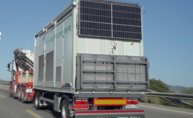 The systems are available in 20- and 40-foot containers and are designed to provide flexible energy supply in local and remote regions.