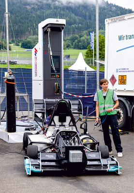 The newly installed hydrogen refueling station delivers up to 350 bar.