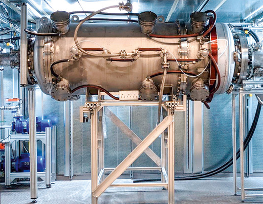Temperatures between 1,300 and 1,500 degrees Celsius prevail in the plasmolysis reactor.