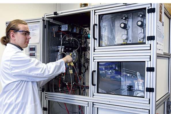 ELCHPEM test stand: The test stand is intended to be used to test the novel reactor for the electrochemical compression of hydrogen.