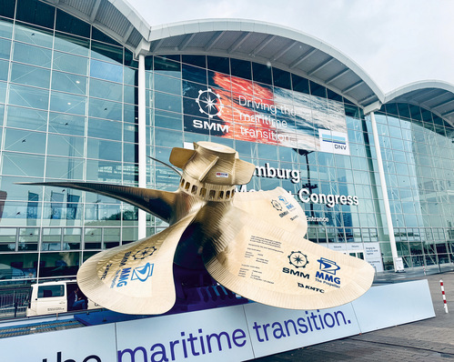 A large ship ’s propeller as the landmark of SMM 2026 flanks the entrance to the Hamburg exhibition halls.