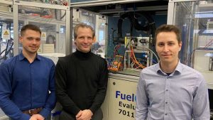 The EH2C team: Kai Tornow, Sven Schmitz and Christian Geml (from left to right) in the hydrogen and fuel cell lab at DHBW Mannheim